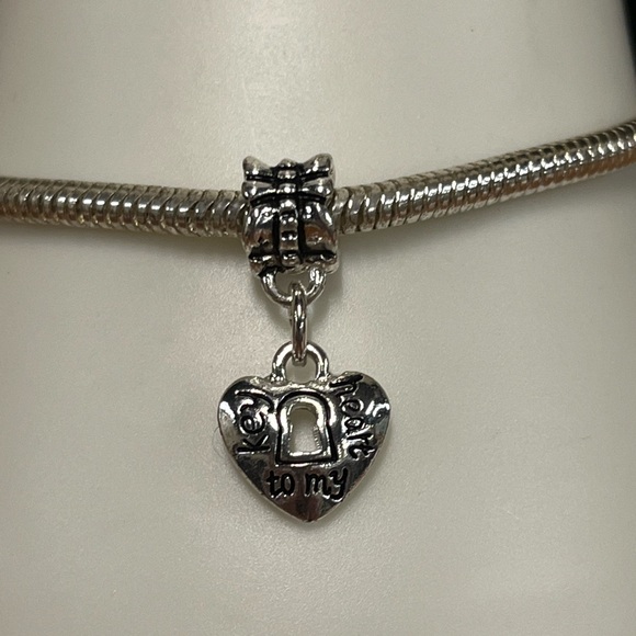 💕 3/$10 Key To My Heart Sliding Charm - Picture 1 of 5